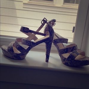 Rockport heels. Snake skin print.